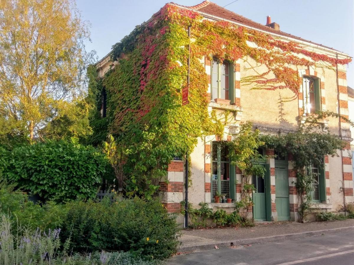 Maison D'Hotes "Les Volets Verts" Et Sa Brocante Ecueille Zewnętrze zdjęcie