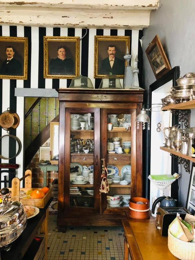 Maison D'Hotes "Les Volets Verts" Et Sa Brocante Ecueille Zewnętrze zdjęcie