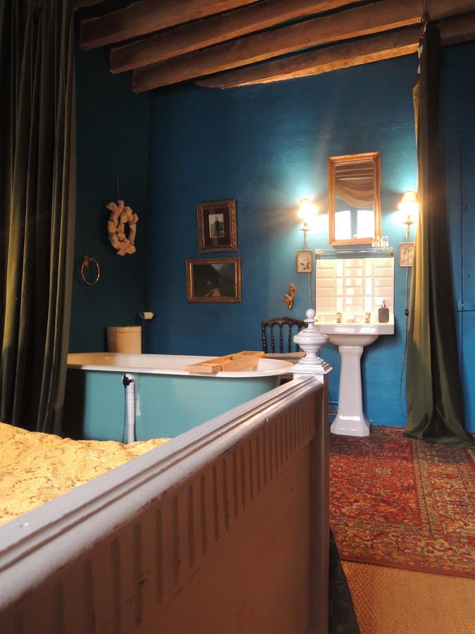 Maison D'Hotes "Les Volets Verts" Et Sa Brocante Ecueille Zewnętrze zdjęcie