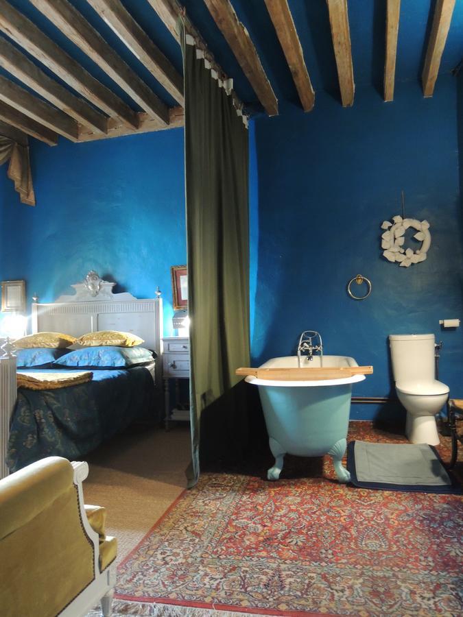 Maison D'Hotes "Les Volets Verts" Et Sa Brocante Ecueille Zewnętrze zdjęcie
